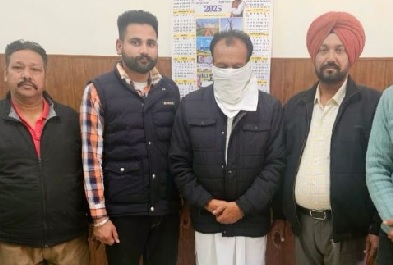 ਵਿਜੀਲੈਂਸ ਵਿਭਾਗ ਨੇ ਪੁਲਿਸ ਅਧਿਕਾਰੀਆਂ ਦੇ ਨਾਂ ’ਤੇ 3 ਲੱਖ ਰੁਪਏ ਰਿਸ਼ਵਤ ਲੈਂਦੇ ਵਿਅਕਤੀ ਨੂੰ ਕੀਤਾ ਗ੍ਰਿਫ਼ਤਾਰ