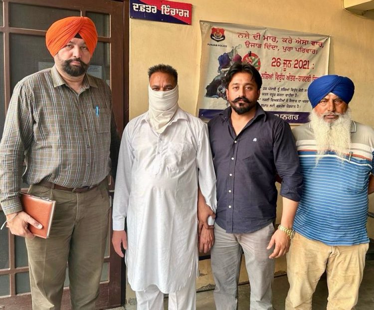 ਵਿਜੀਲੈਂਸ ਵਿਭਾਗ ਦੇ ਫਲਾਇੰਗ ਸਕੁਐਡ ਨੇ ਚੌਂਕੀ ਇੰਚਾਰਜ ਸਬ-ਇੰਸਪੈਕਟਰ ਨੂੰ 80,000 ਰੁਪਏ ਰਿਸ਼ਵਤ ਲੈਂਦਿਆਂ ਰੰਗੇ ਹੱਥੀਂ ਕੀਤਾ ਕਾਬੂ