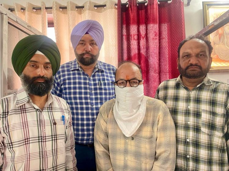 3.50 ਲੱਖ ਰੁਪਏ ਰਿਸ਼ਵਤ ਲੈਂਦਾ ਹੋਮਿਓਪੈਥਿਕ ਡਾਕਟਰ ਵਿਜੀਲੈਂਸ ਵਿਭਾਗ ਵੱਲੋਂ ਗ੍ਰਿਫ਼ਤਾਰ