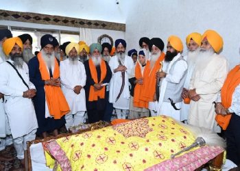 ਕਾਰਜਕਾਰੀ ਜਥੇਦਾਰ ਗਿਆਨੀ ਕੁਲਦੀਪ ਸਿੰਘ ਗੜਗੱਜ ਦਾ ਹੋਇਆ ਵਿਰੋਧ, ਮਹਿਲ ਸਿੰਘ ਬੱਬਰ ਦੀ ਪਤਨੀ ਨੂੰ ਸਿਰੋਪਾ ਦੇਣ ਤੋਂ ਰੋਕਿਆ 