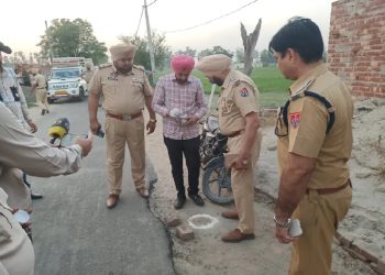 ਦਿਨ ਦਿਹਾੜੇ ਮੋਗਾ ਜ਼ਿਲ੍ਹੇ ਦੇ ਪਿੰਡ ਵਿੱਚ ਮੋਟਰਸਾਈਕਲ ਤੇ ਆ ਰਹੇ ਨੌਜਵਾਨ ਦੇ ਅਣਪਛਾਤੇ ਵਿਅਕਤੀਆਂ ਨੇ ਸਿਰ ’ਚ ਮਾਰੀ ਗੋਲੀ ਕੀਤਾ ਗੰਭੀਰ ਜ਼ਖ਼ਮੀ 