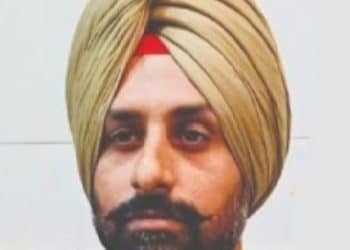 ਮਜੀਠੀਆ ਦੀ ਪੇਸ਼ੀ ਦੌਰਾਨ ਅਦਾਲਤ ਦੇ ਗੇਟ ਤੇ ਖੜੇ ਚੌਕੀਦਾਰ ਨਾਲ ਧੱਕਾ ਮੁੱਕੀ ਕਰਨ ਵਾਲਾ ਇੰਸਪੈਕਟਰ ਰਗੜਿਆ ਗਿਆ, ਅਦਾਲਤ ਦੇ ਹੁਕਮਾਂ ਤੇ ਕੀਤਾ ਪਰਚਾ ਦਰਜ਼ 