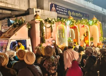 ਸ਼੍ਰੀ ਗੁਰੂ ਤੇਗ ਬਹਾਦਰ ਜੀ ਦੇ 350ਵੇਂ ਸ਼ਹੀਦੀ ਦਿਹਾੜੇ ਨੂੰ ਸਮਰਪਿਤ ਵਿਸ਼ਾਲ ਨਗਰ ਕੀਰਤਨ, ਮੋਗਾ ਪੁੱਜਣ ਤੇ ਚਾਰੋਂ ਵਿਧਾਇਕਾਂ, ਡਿਪਟੀ ਕਮਿਸ਼ਨਰ ਸਮੇਤ ਸੰਗਤਾਂ ਵੱਲੋਂ ਭਰਵਾਂ ਸਵਾਗਤ