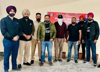 ਵਿਜੀਲੈਂਸ ਵਿਭਾਗ ਵੱਲੋਂ ਕਮਿਸ਼ਨਰ, ਨਗਰ ਨਿਗਮ-ਕਮ- ਐਸ.ਡੀ.ਐਮ. ਬਟਾਲਾ 50 ਹਜ਼ਾਰ ਰੁਪਏ ਰਿਸ਼ਵਤ ਲੈਂਦਾ ਰੰਗੇ ਹੱਥੀਂ ਕਾਬੂ