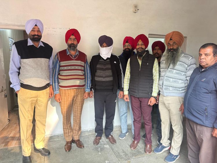 ਵਿਜੀਲੈਂਸ ਵਿਭਾਗ ਵੱਲੋਂ ਰਿਸ਼ਵਤ ਦੀ ਦੂਜੀ ਕਿਸ਼ਤ ਵਜੋਂ 25000 ਰੁਪਏ ਲੈਂਦਾ ਪਟਵਾਰੀ ਕਾਬੂ