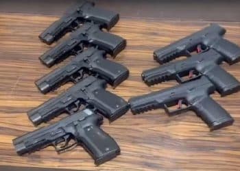 ਪੁਲਿਸ ਨੇ ਅੰਤਰਰਾਸ਼ਟਰੀ ਹਥਿਆਰਾਂ ਦੀ ਤਸਕਰੀ ਕਰਨ ਵਾਲੇ ਰੈਕੇਟ ਦਾ ਕੀਤਾ ਪਰਦਾਫਾਸ਼, ਹਥਿਆਰ ਕੀਤੇ ਬਰਾਮਦ 