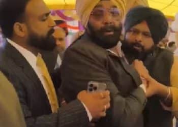 ਨਗਰ ਕੌਂਸਲ ਦੀ ਪ੍ਰਧਾਨਗੀ ਤੀਹ ਲੱਖ ਵਿੱਚ ਖਰੀਦੀ ਹੈ, ਪ੍ਰਧਾਨ ਹੋਇਆ ਵਿਧਾਇਕ ਨੂੰ ਸਿੱਧਾ, ਕੁਰਸੀ ਤੇ ਬੈਠਣ ਨੂੰ ਲੈਕੇ ਪਿਆ ਬਖੇੜਾ, ਖੁਲਿਆ ਰਾਜ 