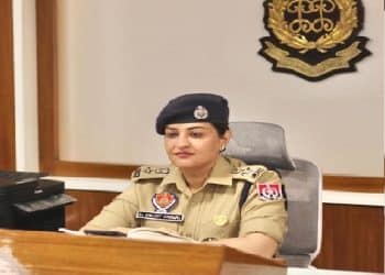 ਚੋਣ ਕਮਿਸ਼ਨ ਨੇ ਐਸ ਐਸ ਪੀ ਰਵਜੋਤ ਕੌਰ ਗਰੇਵਾਲ ਨੂੰ ਕੀਤਾ ਬਹਾਲ, ਤਰਨਤਾਰਨ ਚੋਣ ਦੌਰਾਨ ਕੀਤਾ ਗਿਆ ਸੀ, ਮੁਅੱਤਲ 