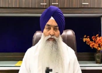 ਸ੍ਰੀ ਦਰਬਾਰ ਸਾਹਿਬ ਦੇ ਹੈੱਡ ਗ੍ਰੰਥੀ ਗਿਆਨੀ ਰਘਬੀਰ ਸਿੰਘ ਨੇ, ਬਾਦਲ ਪਰਿਵਾਰ ਤੇ ਸਾਧੇ ਨਿਸ਼ਾਨੇ, ਸ਼੍ਰੋਮਣੀ ਗੁਰਦੁਆਰਾ ਪ੍ਰਬੰਧਕ ਕਮੇਟੀ ਤੇ ਵੀ ਚੱਕੇ ਸਵਾਲ 