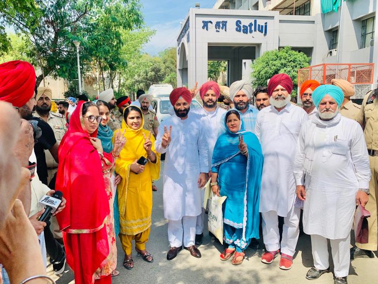 ਬਾਘਾਪੁਰਾਣਾ ਬਲਾਕ ਸੰਮਤੀ ਦੀ ਚੋਣ ਆਮ ਆਦਮੀ ਪਾਰਟੀ ਨੇ 26 ਵੋਟਾਂ ਵਿੱਚੋਂ 14 ਵੋਟਾਂ ਲੈਕੇ ਜਿੱਤੀ