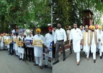 ਪੰਜਾਬ ਦੇ ਮੁੱਖ ਮੰਤਰੀ ਆਪਣੇ ਵਿਧਾਇਕਾਂ ਨੂੰ ਨਾਲ ਲੈਕੇ ਰਾਸ਼ਟਰਪਤੀ ਨੂੰ ਮਿਲਣ ਦਿੱਲੀ ਪਹੁੰਚੇ,12 ਵਜੇ ਹੋਵੇਗੀ ਮੁਲਾਕਾਤ 