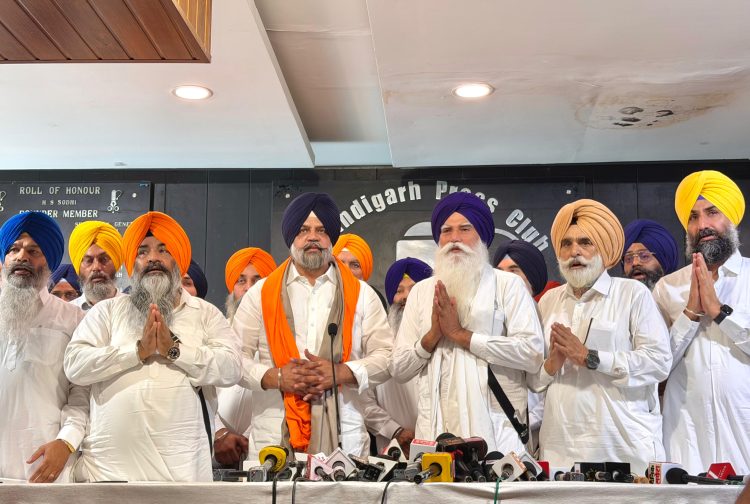 ਪੰਜਾਬ ਦੇ ਹੱਕਾਂ, ਪੰਥਕ ਵਿਚਾਰਧਾਰਾ ਅਤੇ ਲੋਕਾਂ ਦੀ ਆਵਾਜ਼ ਨੂੰ ਮਜ਼ਬੂਤੀ ਦੇਣ ਲਈ ਮਨਪ੍ਰੀਤ ਸਿੰਘ ਇਆਲੀ ਦਾ ਫ਼ੈਸਲਾ ਇਤਿਹਾਸਕ ਕਦਮ : ਤਰਸੇਮ ਸਿੰਘ