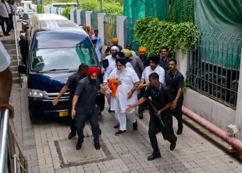 ਸੁਖਬੀਰ ਸਿੰਘ ਬਾਦਲ ਤੇ ਮਹਾਰਾਸ਼ਟਰ ਦੇ ਨਾਂਦੇੜ ਸਾਹਿਬ ਵਿਖੇ ਹੋਇਆ ਹਮਲਾ,ਹੱਥ ਤੇ ਲੱਗੀ ਸੱਟ